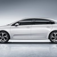 438 Citroёn и Peugeot стартуют в Китае с новыми седанами