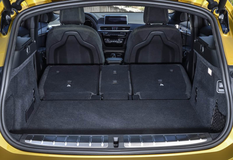 Обзор автомобиля BMW X2 2019 года