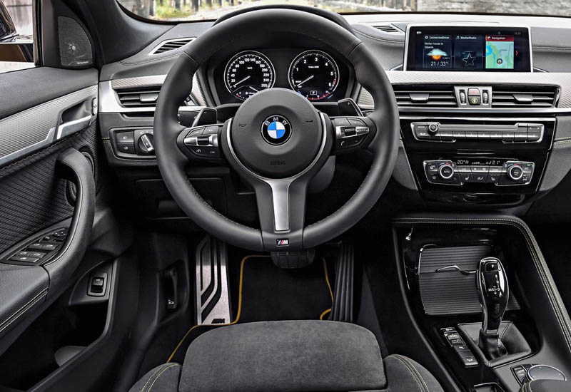 Обзор автомобиля BMW X2 2019 года