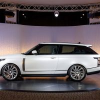 20300 Обзор автомобиля Range Rover SV Coupe 2019