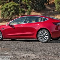 20358 Видеоэксперимент: сколько проедет полностью разряженная Tesla Model 3?