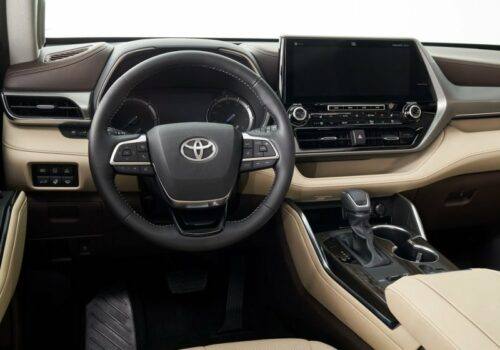 Описание автомобиля Toyota Highlander 2019 &#8212; 2020