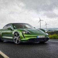 24554 Быстрый, злой, зеленый. Porsche Taycan