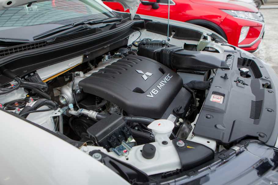 Тест драйв Mitsubishi Outlander GT  ввинчиваемся в поворот
