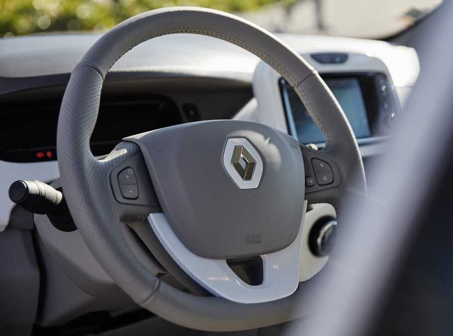 Тест драйв Renault Zoe  чистые помыслы