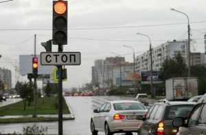 Что делать, если остался на перекрестке и загорелся красный цвет светофора?