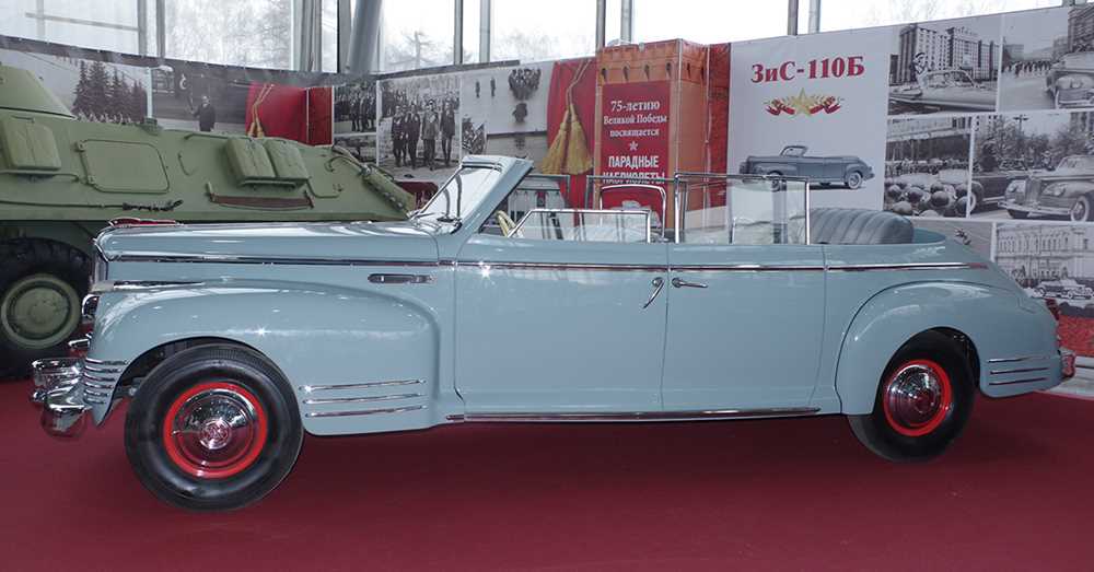 Этими автомобилями мы можем гордиться: кабриолеты, открывавшие парады в СССР и в России