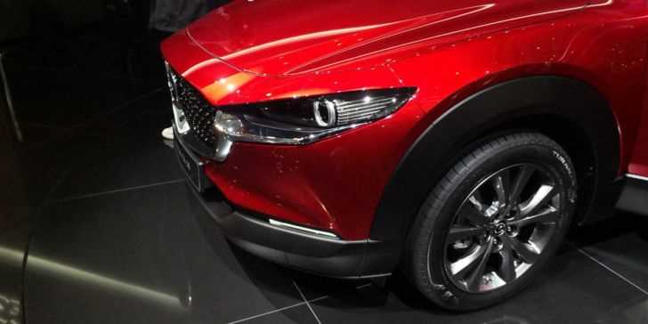Компактный кроссовер Mazda CX-30 представлен официально