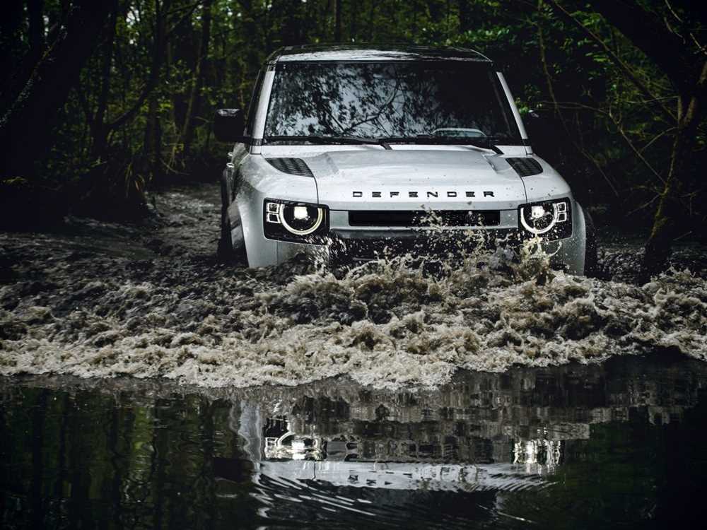 Названа цена нового Land Rover Defender для России