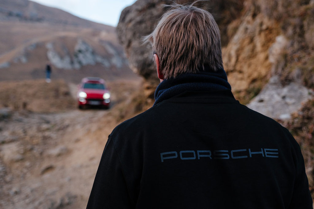 Загнал Porsche Macan GTS в горы, где ездят только «УАЗы»: рассказываю зачем