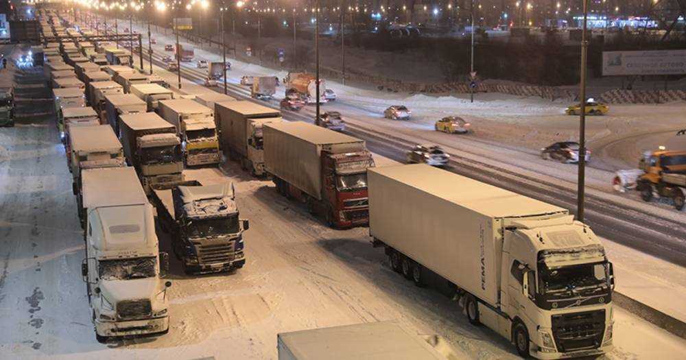 Собянин предложил сделать постоянным ограничение транзита грузовиков по МКАД