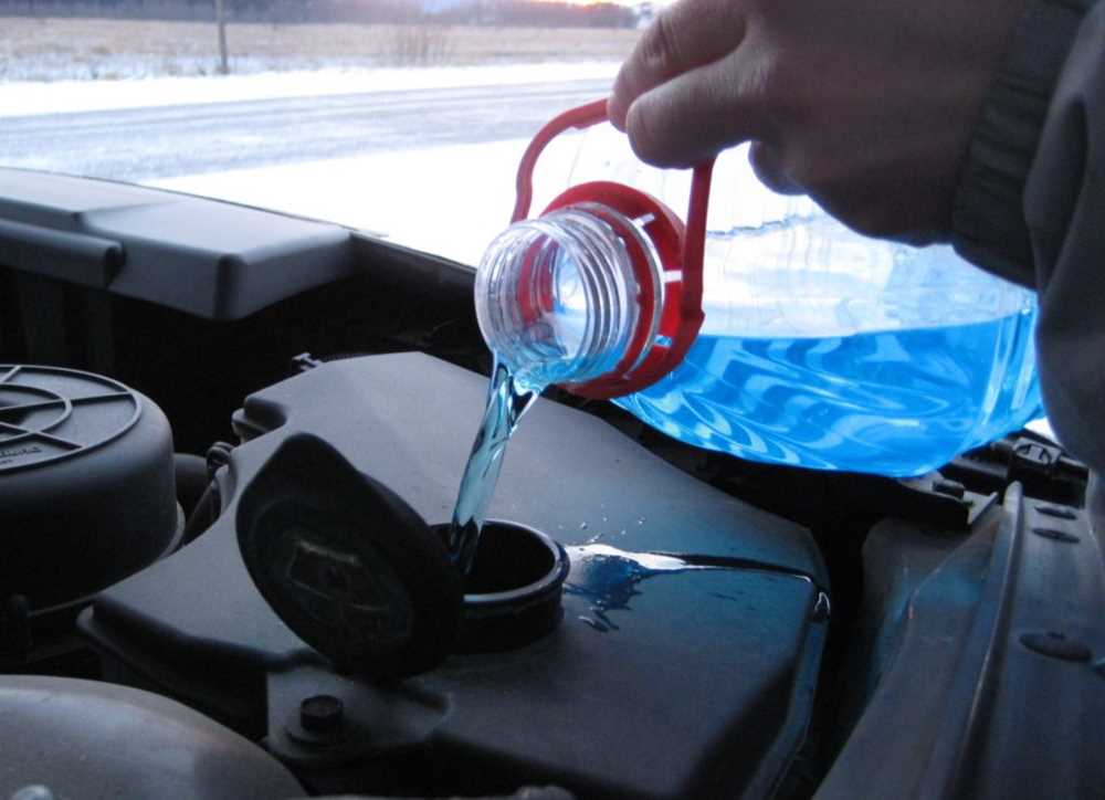 Какие жидкости бывалые водители обязательно возят с собой в машине