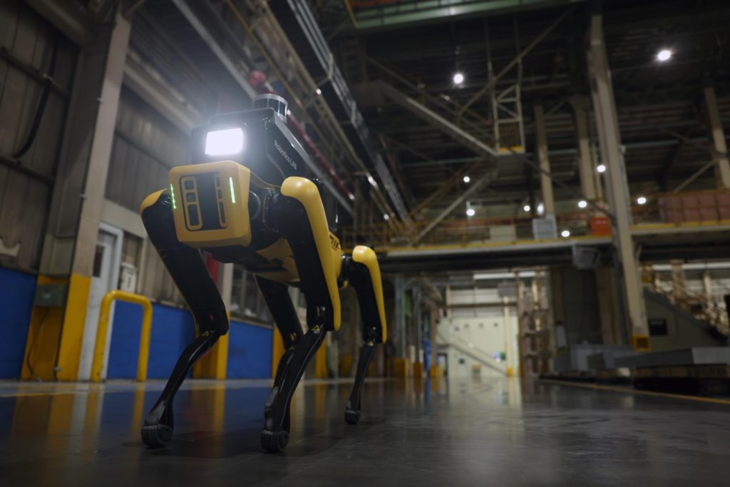 Заводы Hyundai и Kia будут охранять роботы-собаки