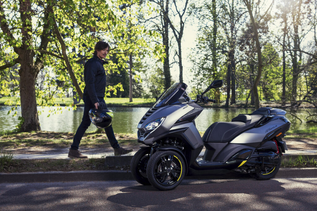 Дождались: Peugeot Motorcycles начала продажу двух скутеров в России